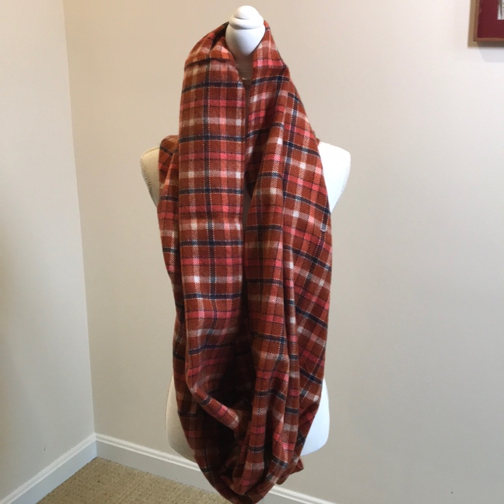 🆕  Great for Fall 🍂🍁                             Multi-colored Infinity Scarf - Picture 2 of 5